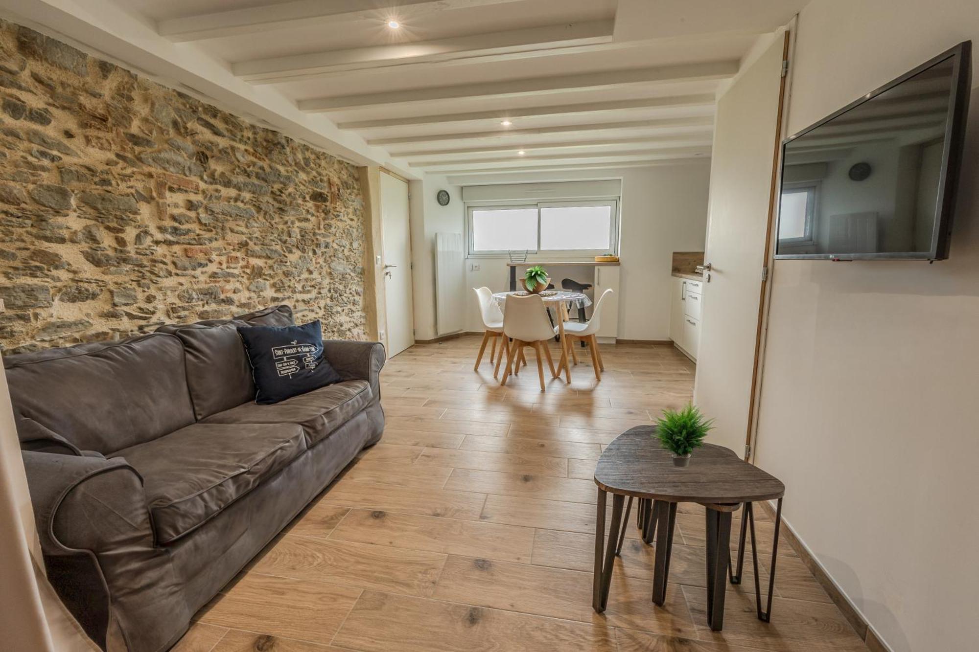 Grange Renovee 5 Personnes-gite Le 411 Holiday home *